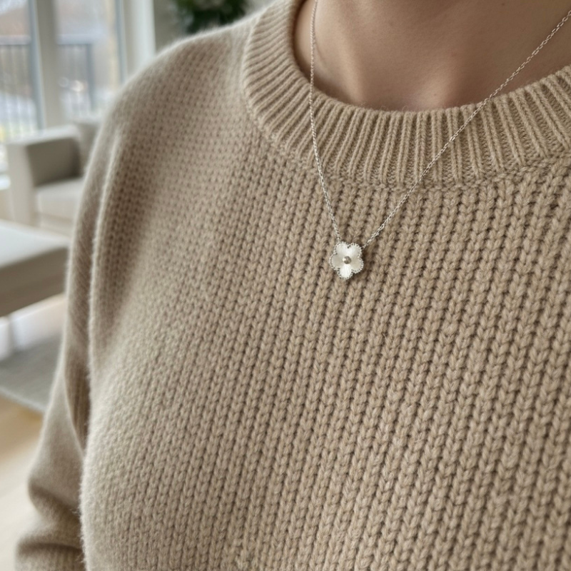 Collier Pendentif Fleur 4 Pétales